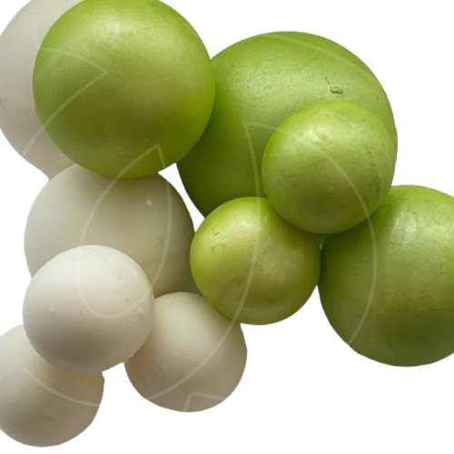 Набор шаров из шоколадной глазури бело-зелёный 